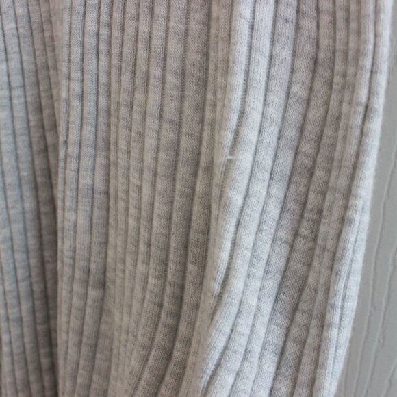 Vince Women's Cashmere Blend Ribbed Slim V Neck Lightweight Sweater Top in Gray - Picture 8 of 11